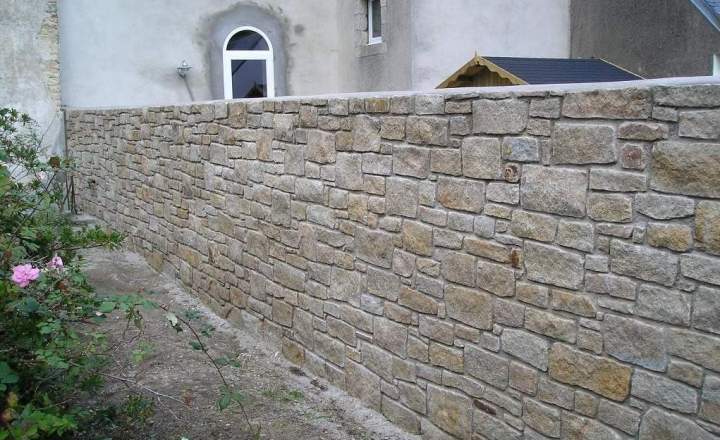 Un mur en pierre esthétique et durable